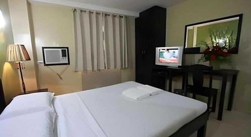 Sampaguita Suites Plaza Garcia Cebu Exterior foto